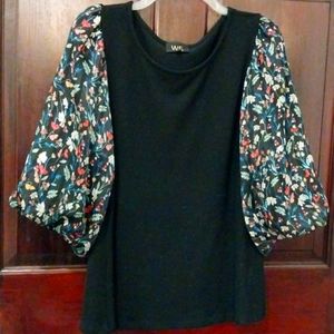 LADIES GORGEOUS SWEATER W/balloon, colorful, Sparkly thread sleeves. SZ M